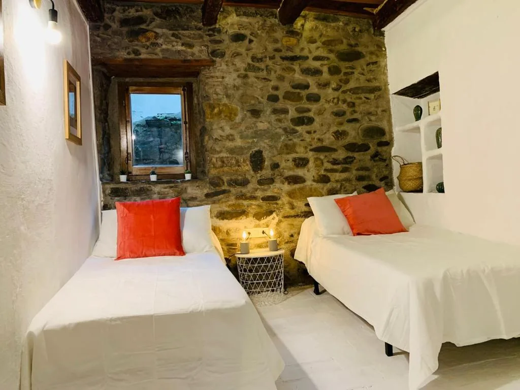 Habitación Cuádruple con balcón — Maison del Arc