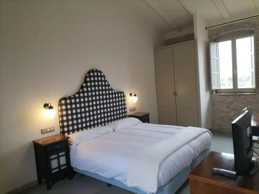 スーペリアダブルルーム — Maison Muralleta B&B