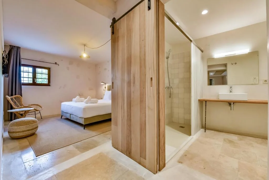 Habitación con cama extragrande - Adaptada para personas de movilidad reducida — Maison Salva by Santas Hotels