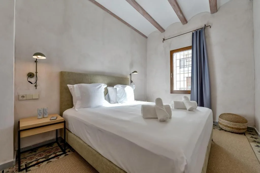 Habitación con cama extragrande. — Maison Salva by Santas Hotels