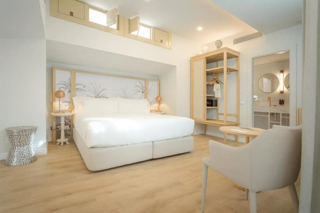 Suite Junior con bañera — Malabar by Petit Palace anteriormente Icon Malabar