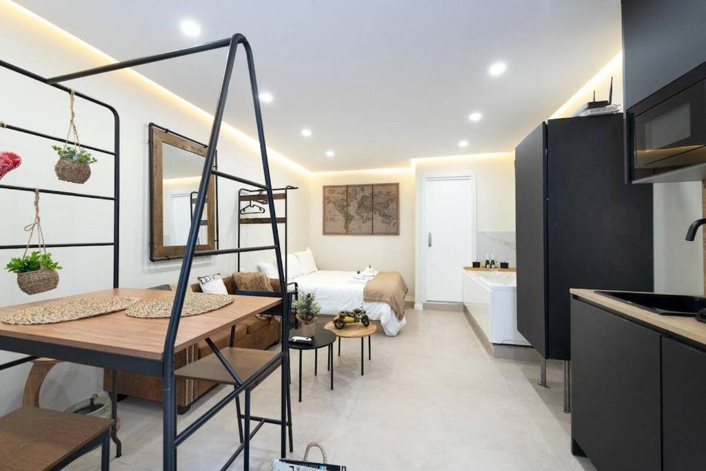 Málaga LUXURY Apartment Jacuzzi - by N&N LUXE PROPERTIES