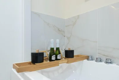 Málaga LUXURY Apartment Jacuzzi - by N&N LUXE PROPERTIES — foto 2