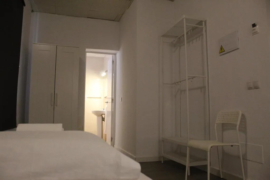 Driepersoonskamer met eigen badkamer — Mallorca Rooms Can Pastilla