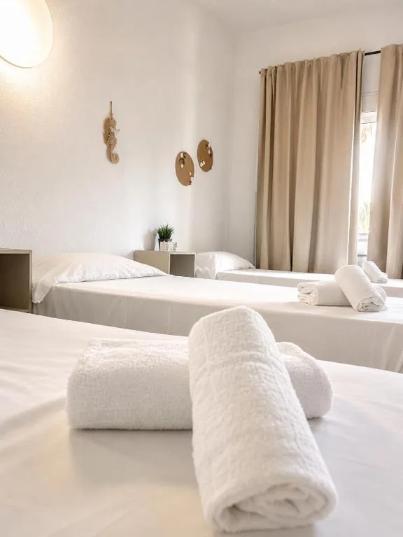 Camera tripla — Malvarrosa Beach Rooms