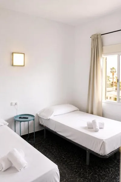 Malvarrosa Beach Rooms — foto 11