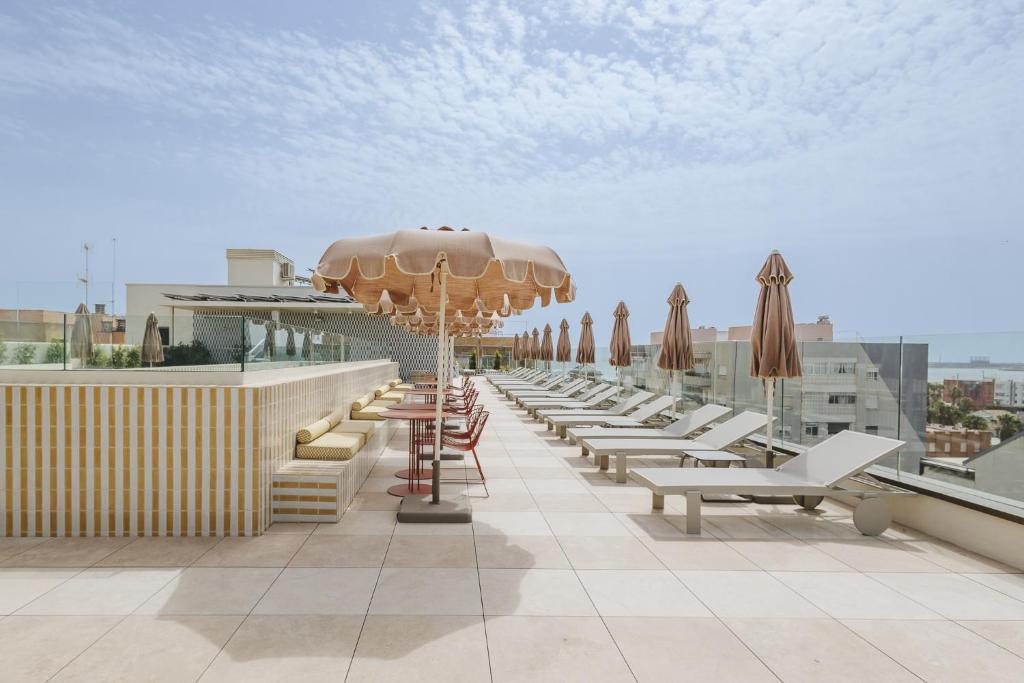 Malvarrosa Plaza by Intelier