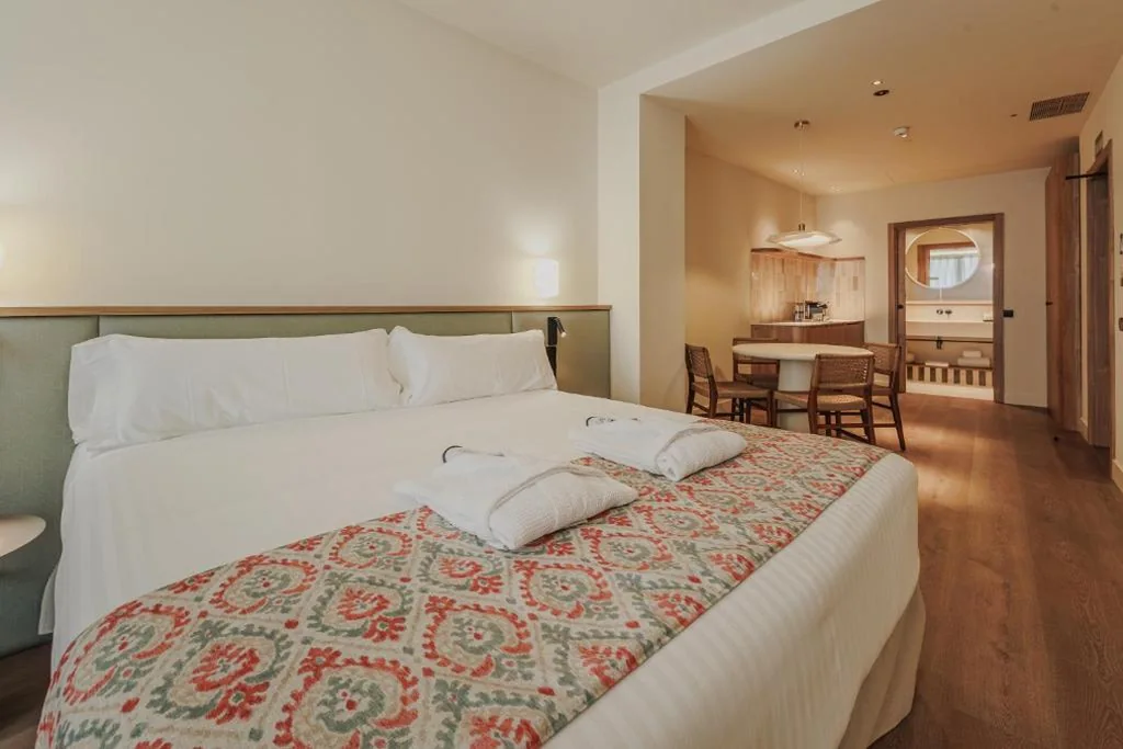 Suite Junior con terraza — Malvarrosa Plaza by Intelier