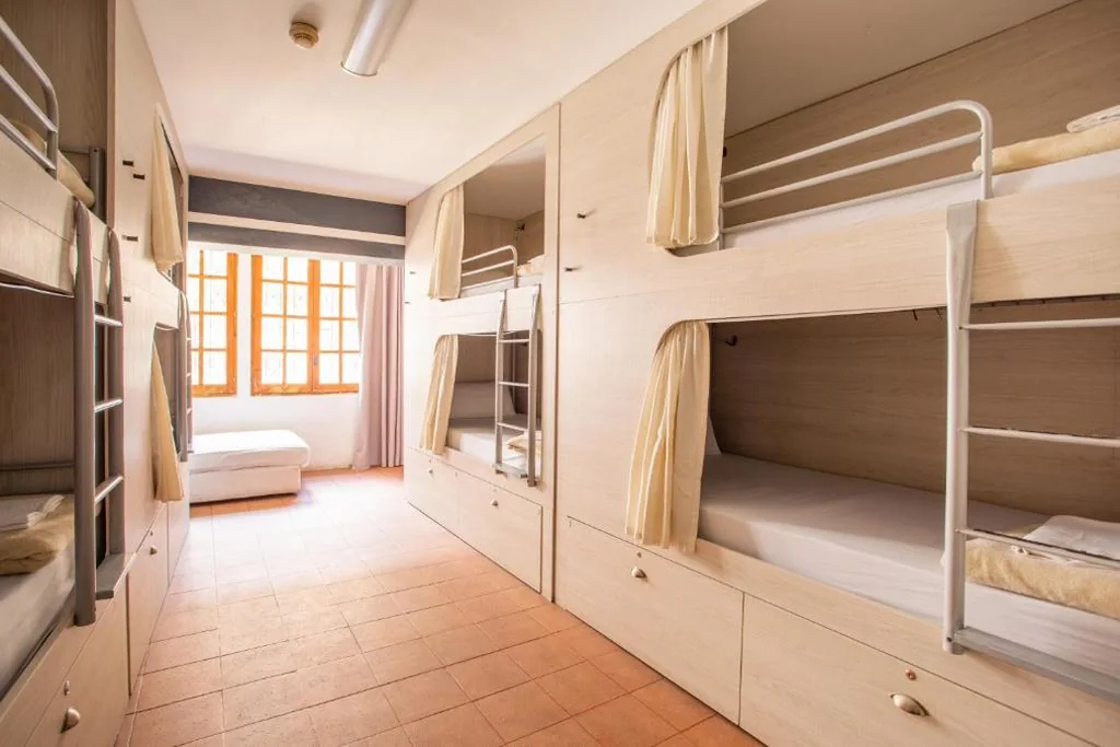 Posto letto in dormitorio condiviso da 8 letti — Mambo Tango