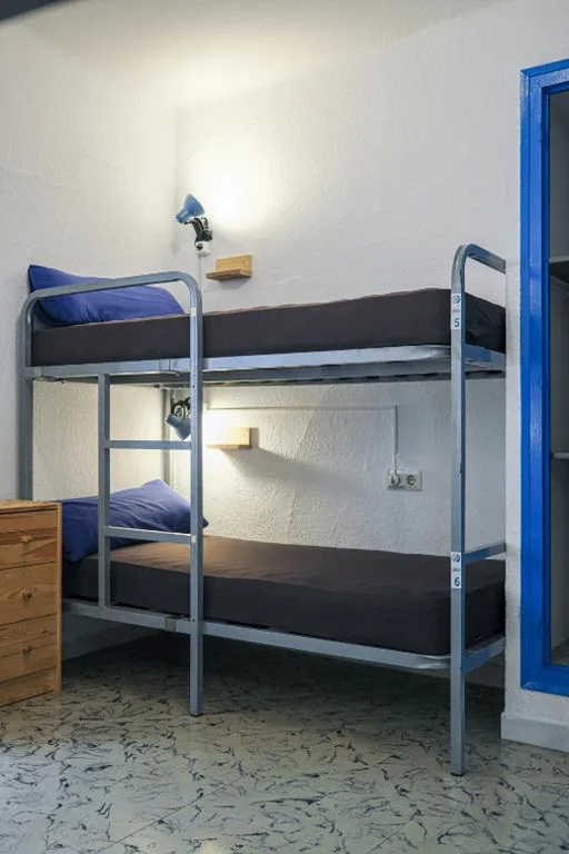 Cama Individual en dormitorio compartido de 6 camas — Mana Mana Youth Hostel