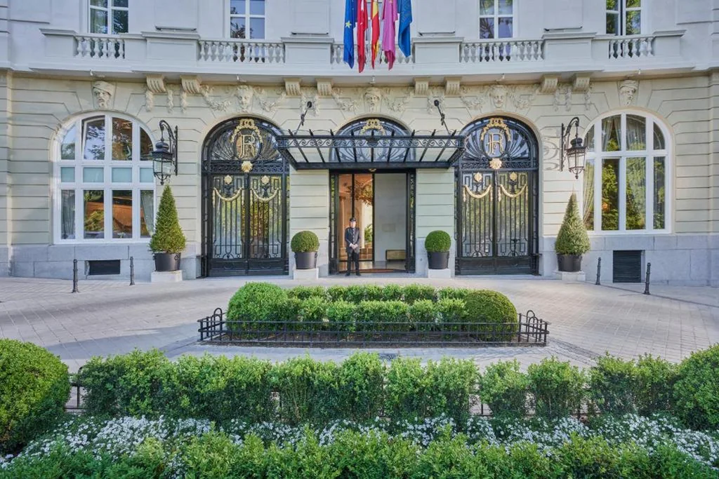Habitación Superior - cama extragrande — Mandarin Oriental Ritz, Madrid