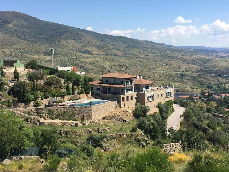 Mansión con Jacuzzi a 40 grados, gran piscina y Pádel