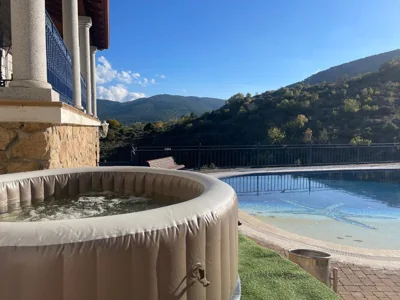 Mansión con Jacuzzi a 40 grados, gran piscina y Pádel — photo 6