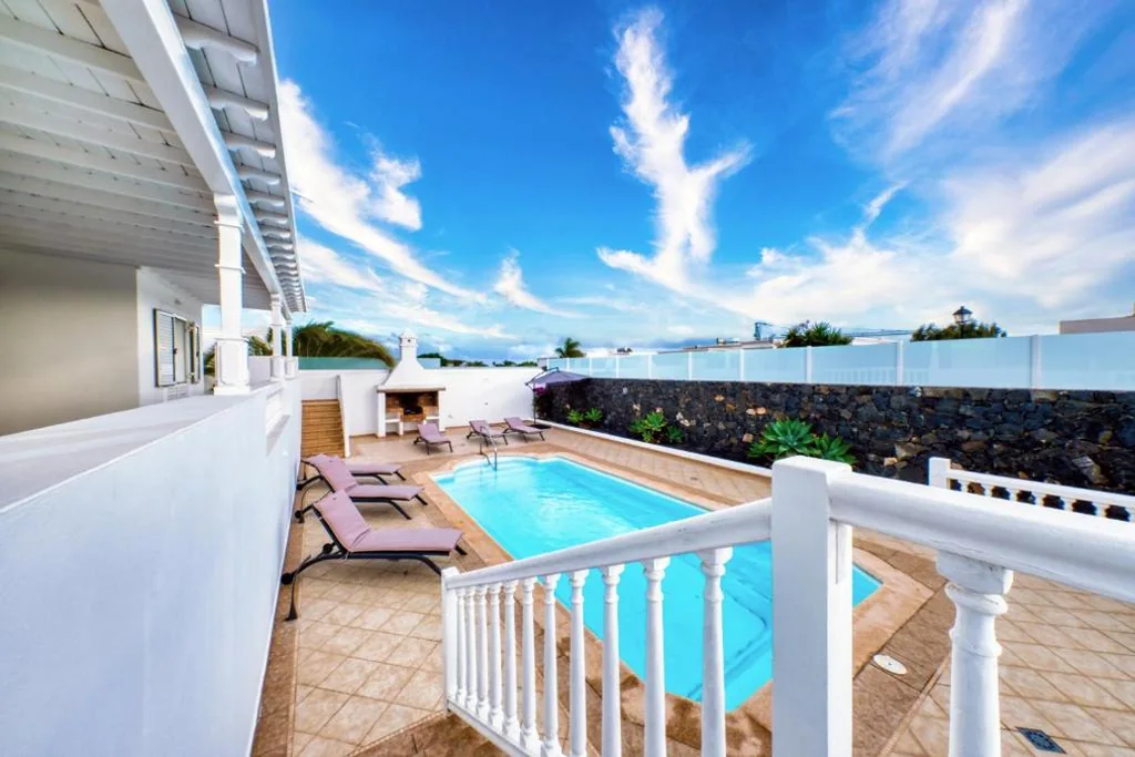 三卧室别墅 — Mar Azul Puerto Calero - Private Pool and BBQ By Lanzarote Vacation Homes