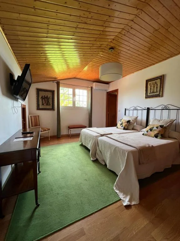 Superior Twin Room with Garden View ( exclusive to guests with pets ) — Mar De Frisia