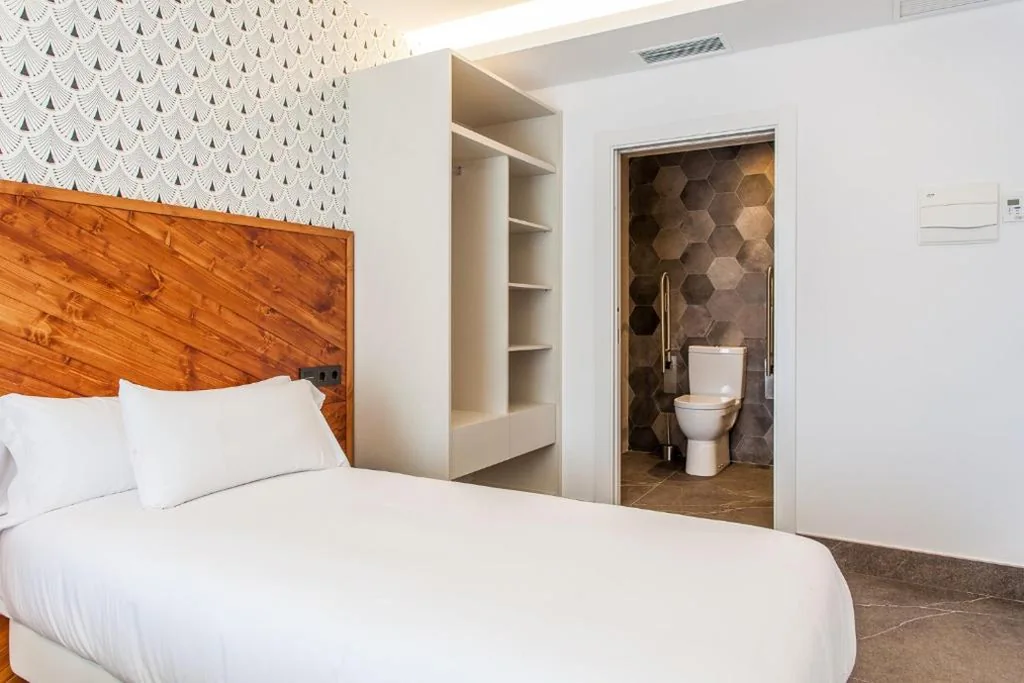 Habitación Doble adaptada para personas con movilidad reducida — Mar do Ézaro - Boutique Hotel