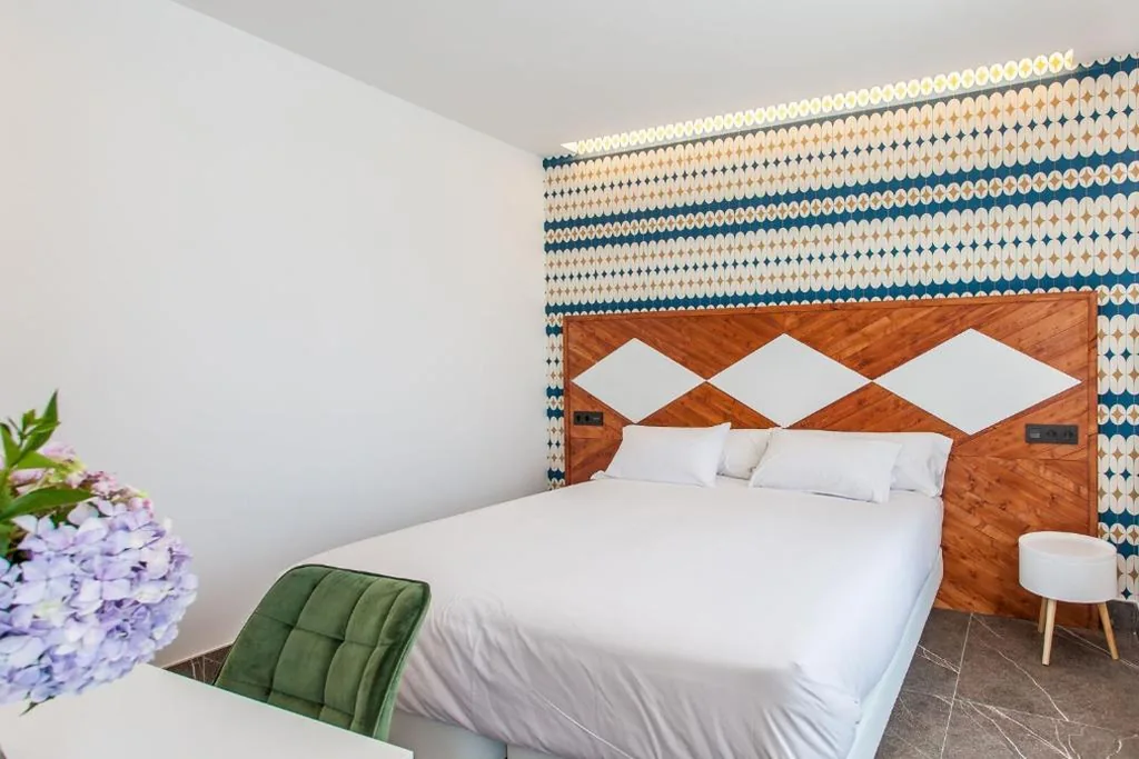 Habitación Doble Deluxe con vistas al mar — Mar do Ézaro - Boutique Hotel