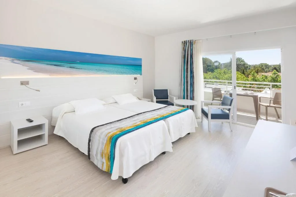 Doppelzimmer (2 Erwachsene + 1 Kind) — Mar Hotels Paguera & Spa