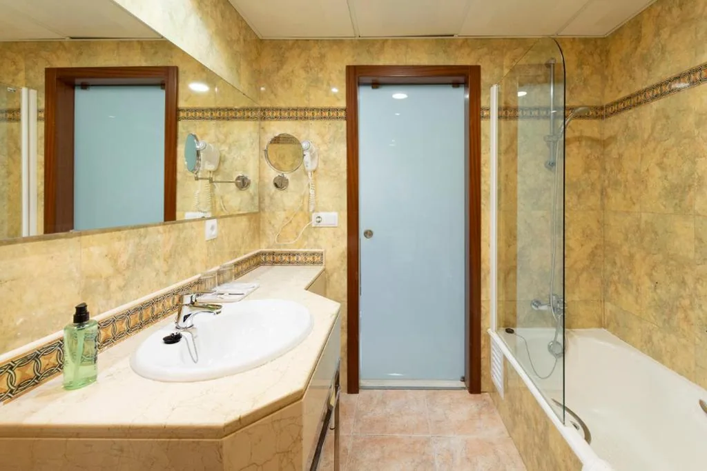 Einzelzimmer — Mar Hotels Paguera & Spa