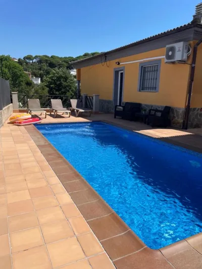 Maravillosa villa con piscina y barbacoa — foto 4