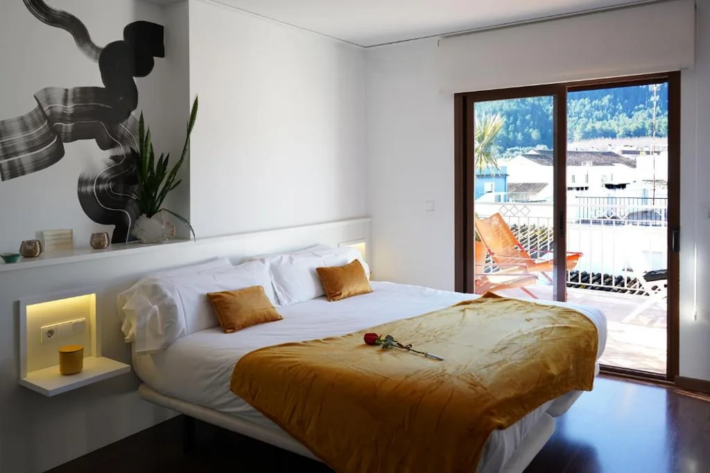 Quarto duplo Deluxe com vista para o castelo — Mardenit Hotel Boutique