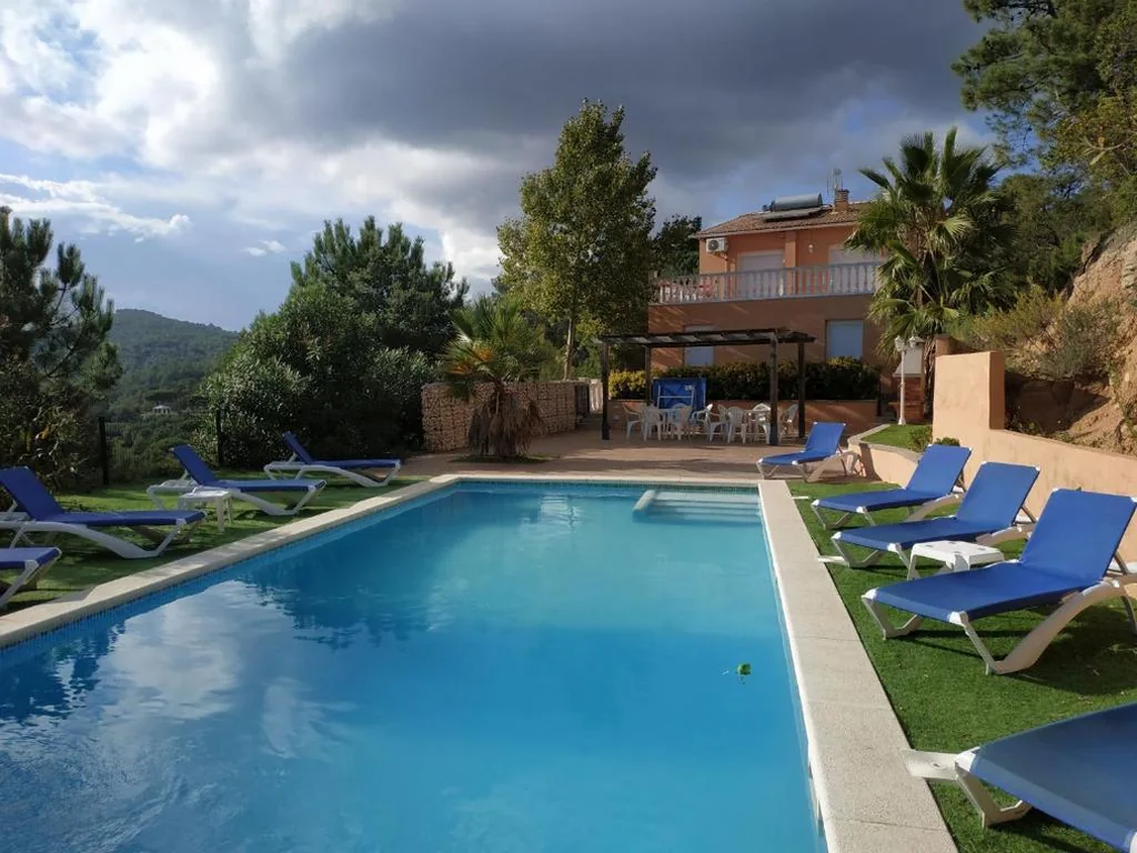 Villa — Marimuntanya