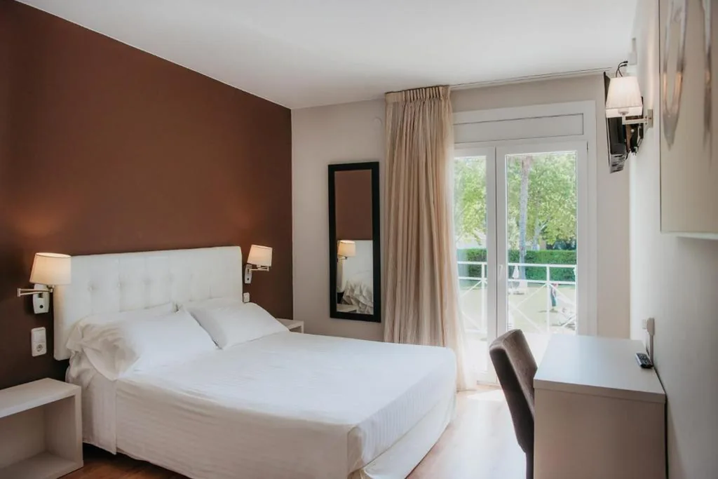 Chambre Double Supérieure avec balcon - 1 ou 2 lits — Marina Tossa