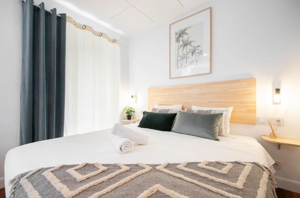 Habitación Doble Estándar — Marisol - Self Check-In Guesthouse - Adults only
