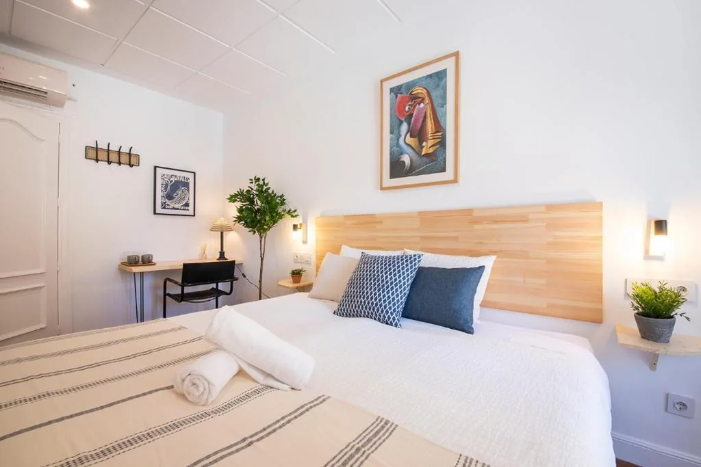 Habitación Doble Estándar — Marisol - Self Check-In Guesthouse - Adults only