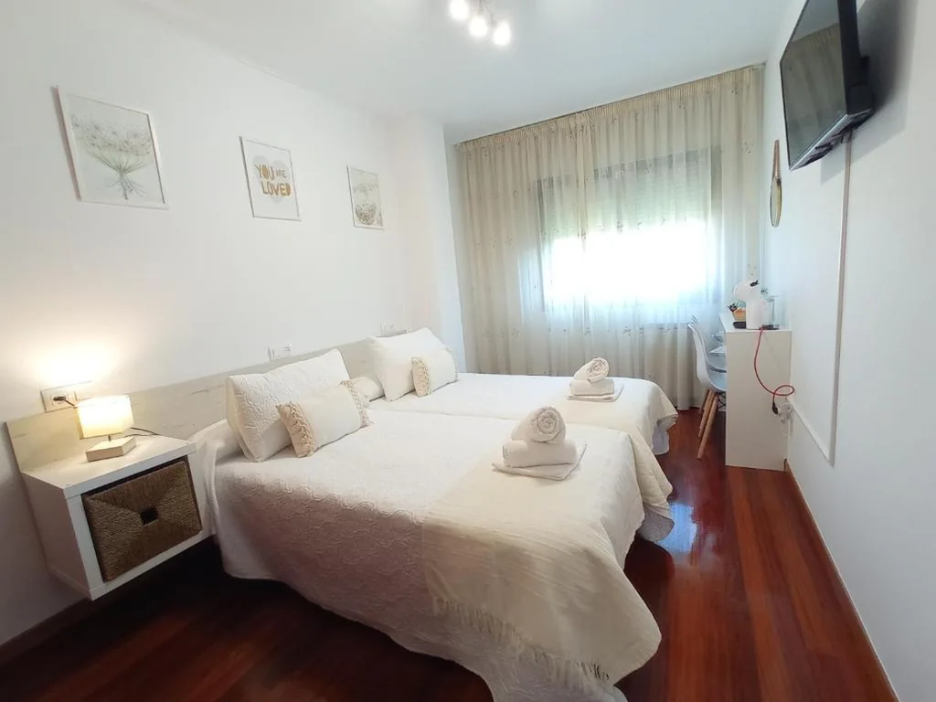 Habitación Doble con baño compartido - 2 camas — Martínez Rooms Pilgrims