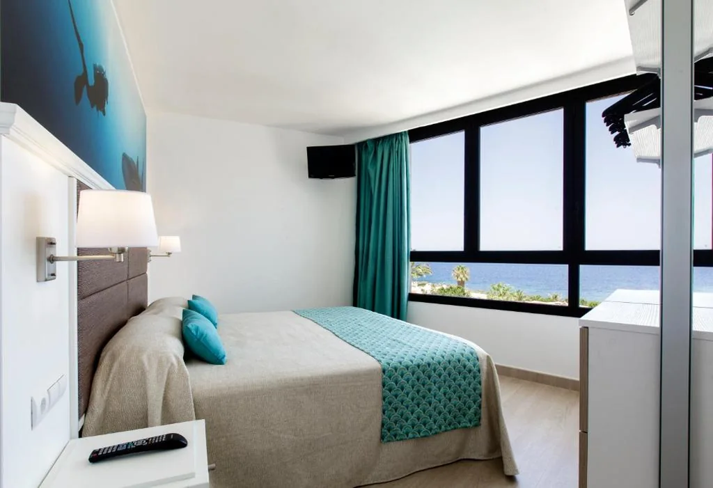 Appartement met 2 slaapkamers en uitzicht op zee (2 volwassenen + 3 kinderen) — Marvell Club Hotel & Apartments