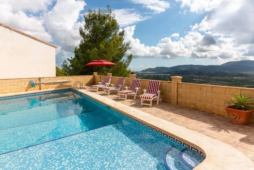 Villa de 3 dormitorios — Marvelous Ador Dream Villa with Wifi, 3 Bedrooms And Swimming Pool