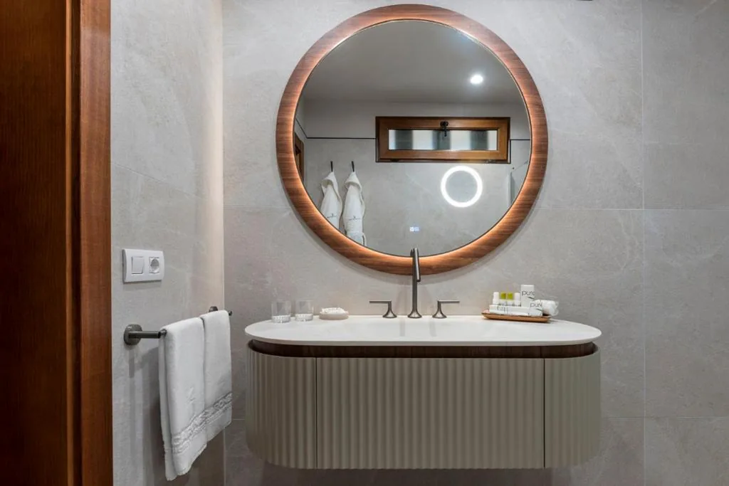 Suite Hibiscus (Adults Only) — Marylanza Suites & Spa