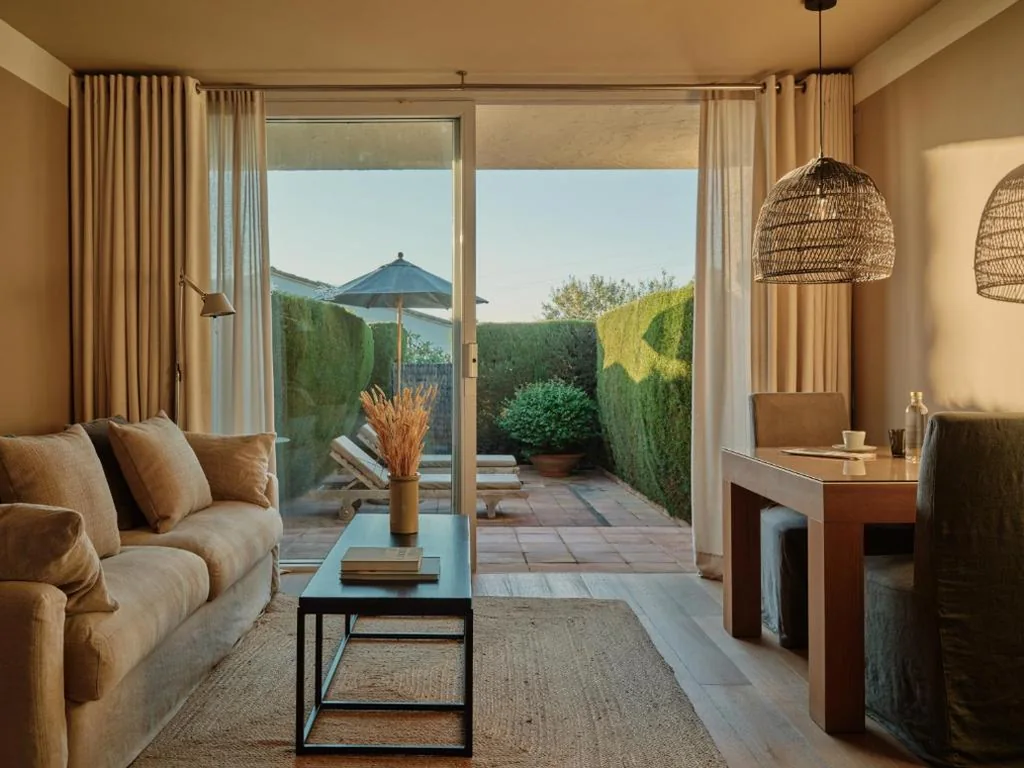 Suite mit Gartenblick — Mas de Torrent Hotel & Spa, Relais & Châteaux