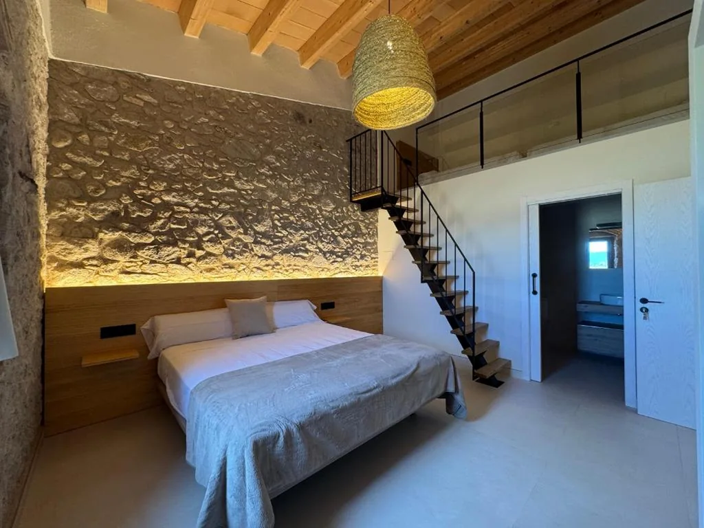 Habitación Cuádruple con vistas a la montaña — Mas Les Arrabassades