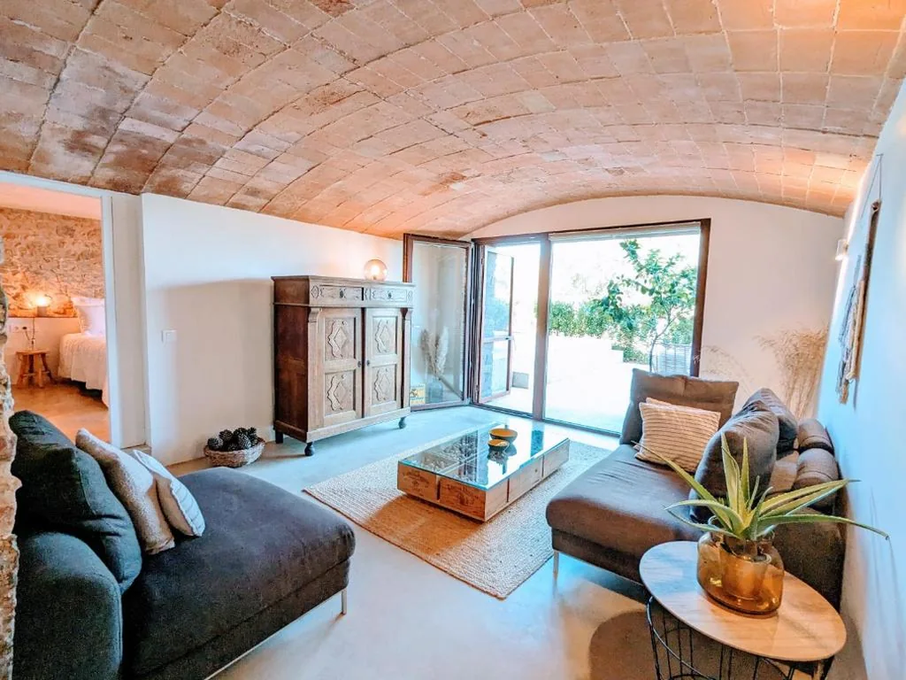 Quarto Quádruplo com terraço — Mas Oms