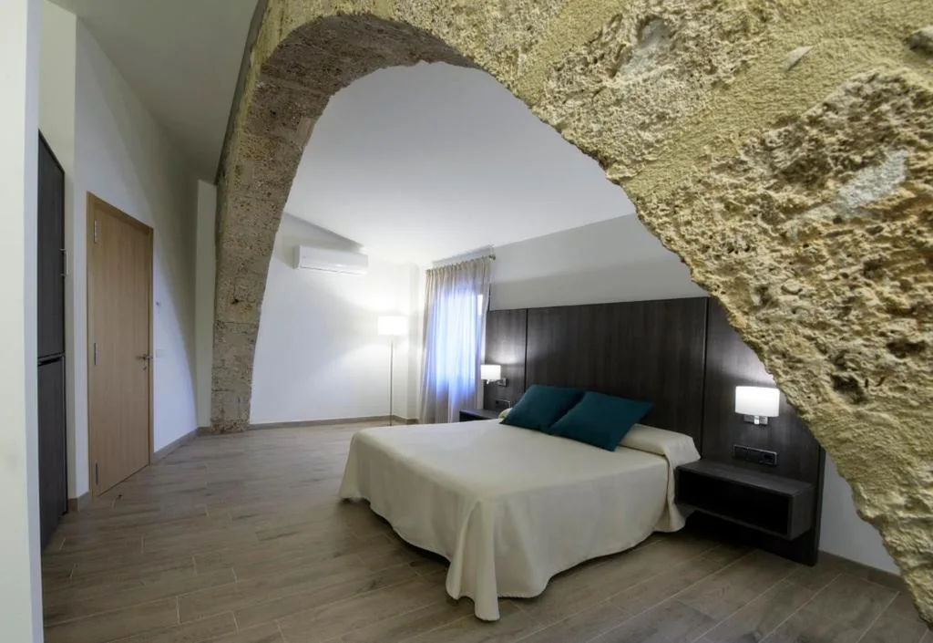Habitación Triple en la masía con terraza — Mas Pere Pau