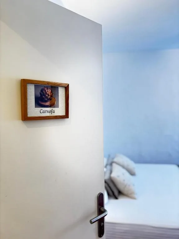Camera con letto extra-large. — Mas Ribas Hotel i Esdeveniments