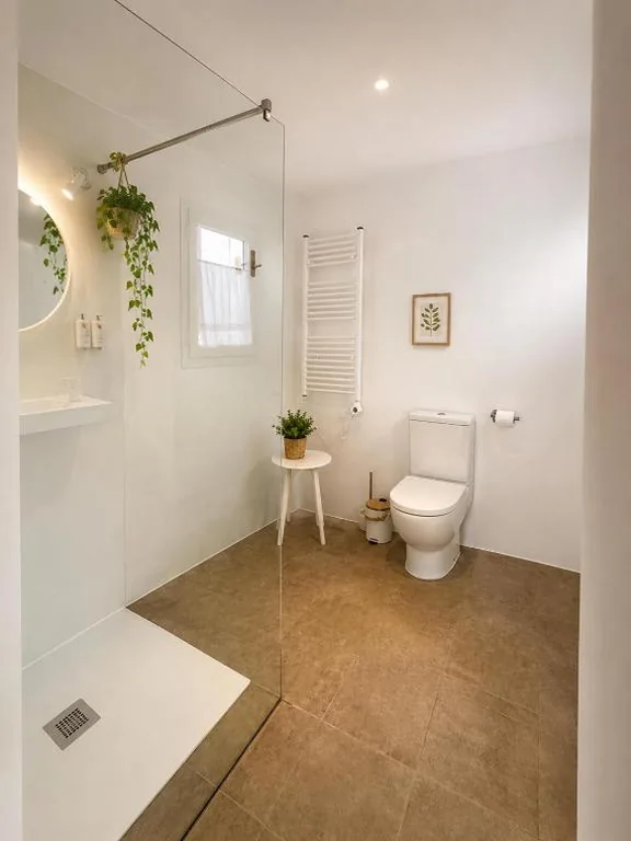 Camera doppia accessibile alle persone con mobilità ridotta — Mas Ribas Hotel i Esdeveniments
