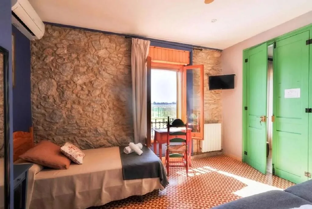 Driepersoonskamer Klassiek — Mas Ribas Turismo Rural