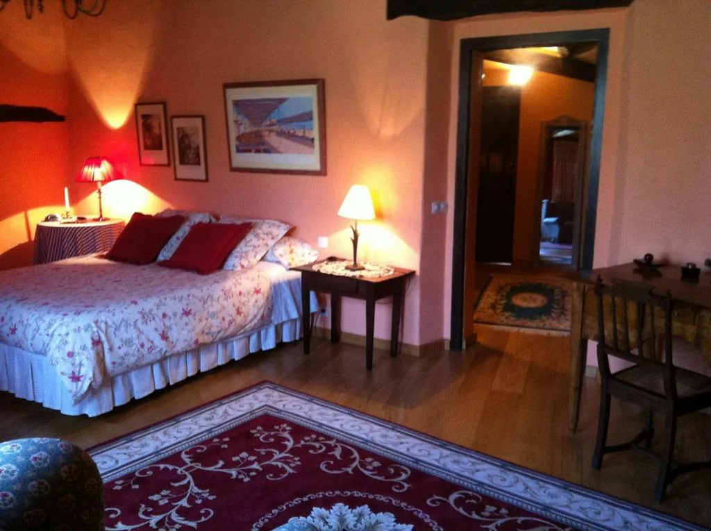Suite Junior — Mas Vilosa Bed and Breakfast