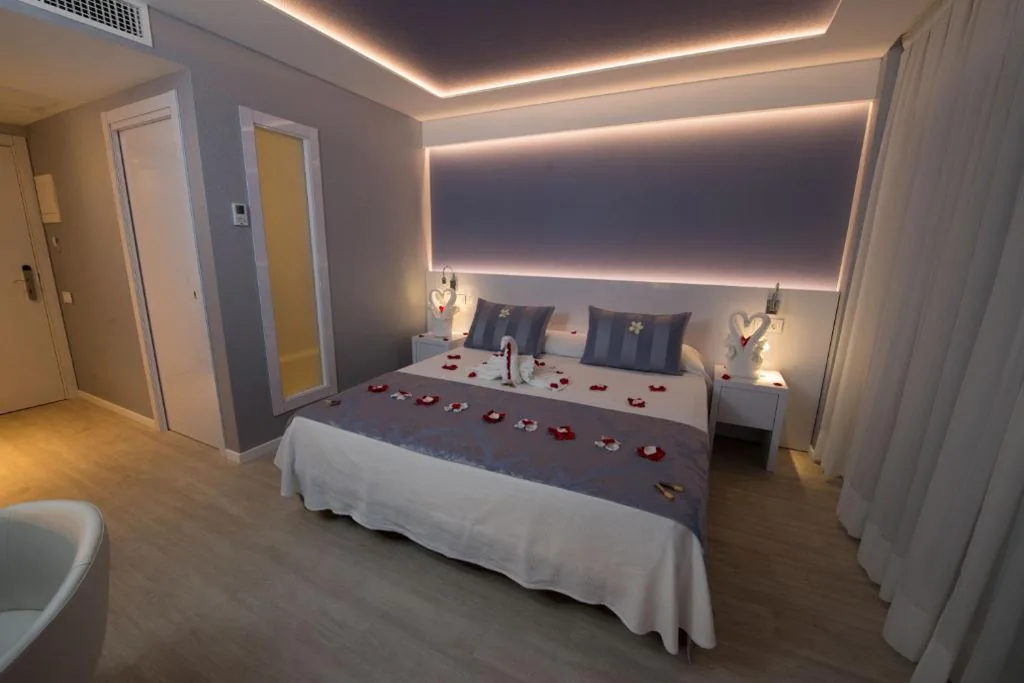 Camera quadrupla con balcone — Masd Mediterraneo Hotel Apartamentos Spa