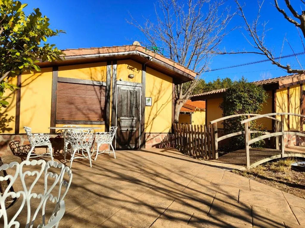 Bungalow con una camera da letto — Masia Del Cura Hotel Rural