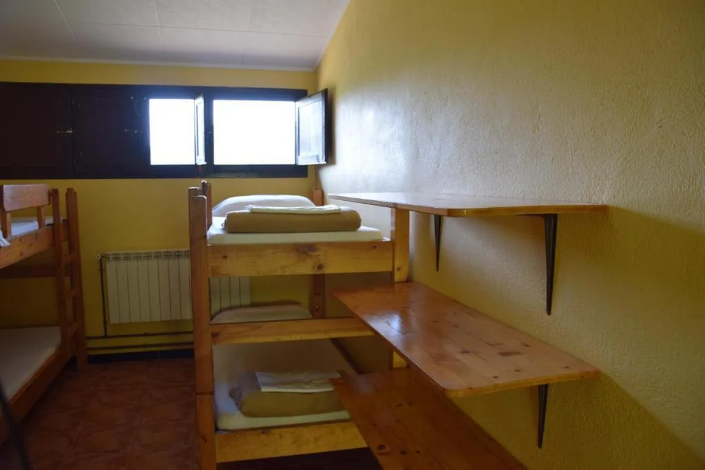 Familiekamer met eigen badkamer — Masia La Cadamont