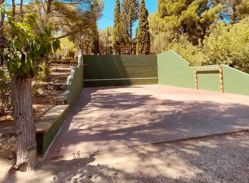 Villa — Masia Rural Les Alsines