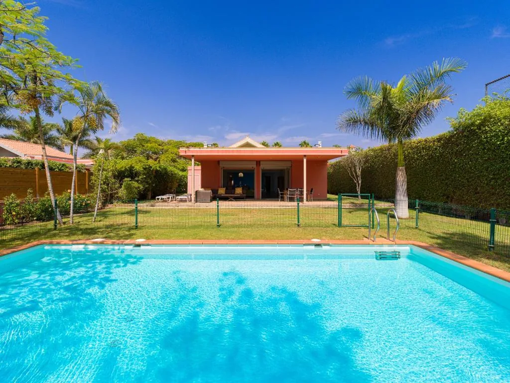 Villa — Maspalomas Golf Villa Private Heated Pool-no stairs