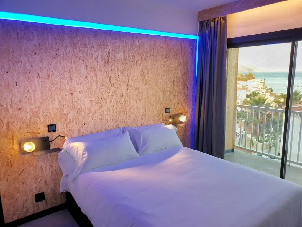 Habitación Doble con balcón y vistas al mar — MB Hostels Premium ECO - Adults Recommended