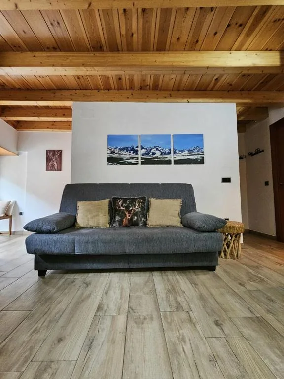 mcastet, casita aranesa en el valle de aran