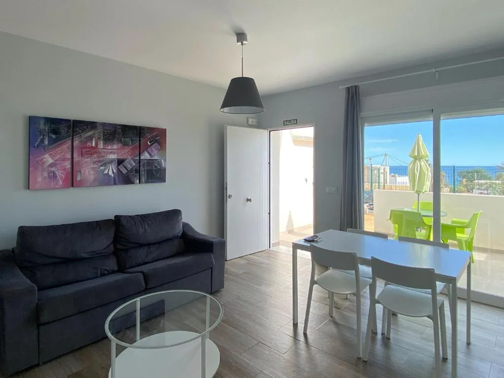 Apartamento con terraza — Mda Playa del Cantal