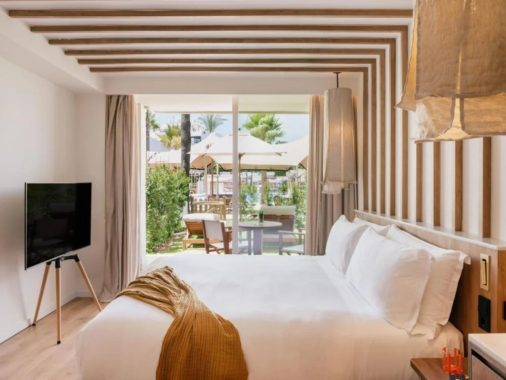 Extra ME + Junior Suite Oasis Access — ME by Meliá Marbella